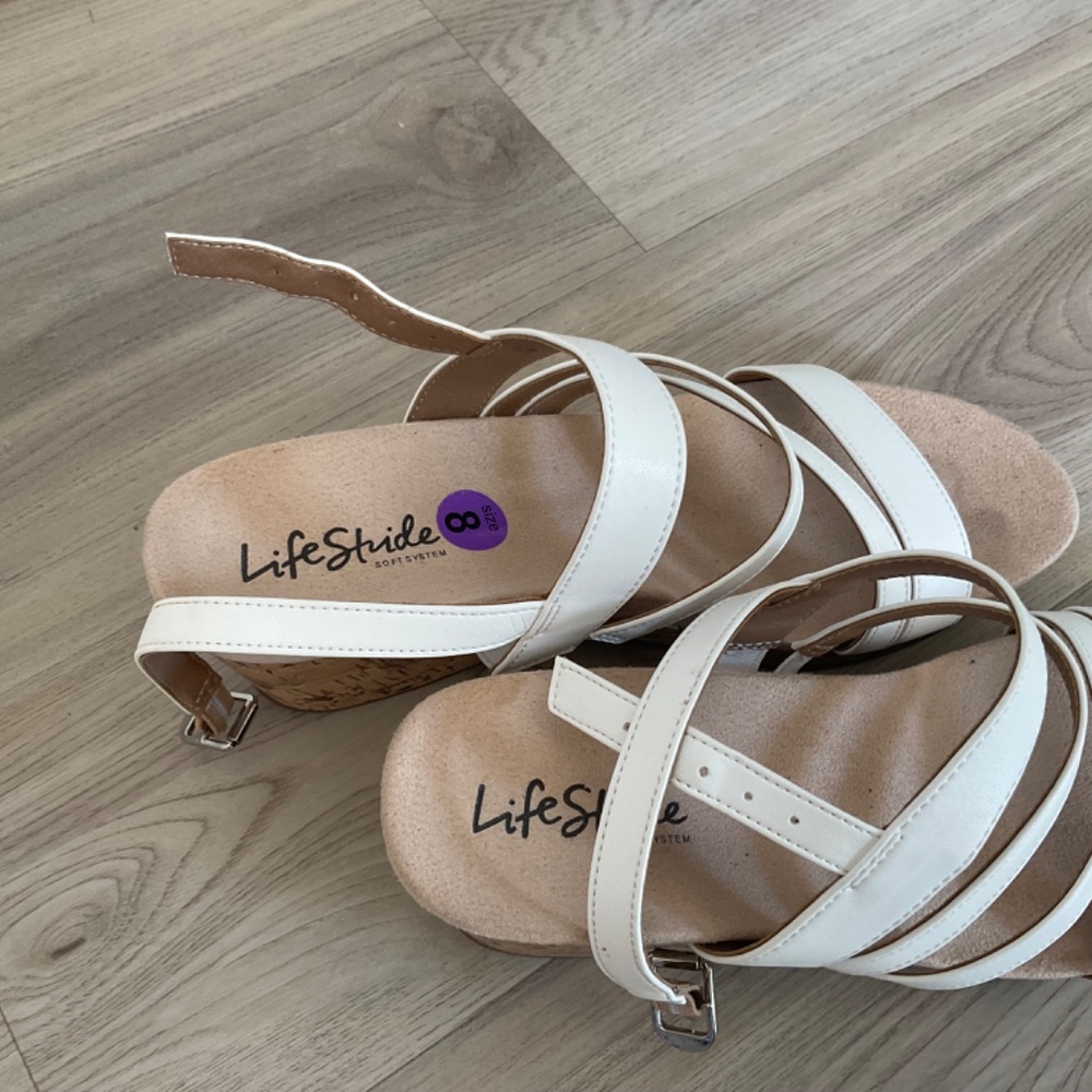 Life Stride Soft System sandals, white, buckle, wedge - Picture 4 of 12